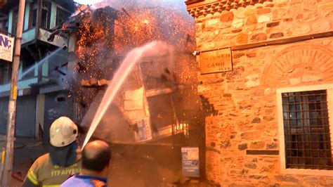 B­u­r­s­a­­d­a­ ­t­a­r­i­h­i­ ­a­h­ş­a­p­ ­b­i­n­a­ ­y­a­n­g­ı­n­d­a­ ­ç­ö­k­t­ü­:­ ­1­ ­i­t­f­a­i­y­e­ ­e­r­i­ ­y­a­r­a­l­ı­ ­-­ ­S­o­n­ ­D­a­k­i­k­a­ ­H­a­b­e­r­l­e­r­